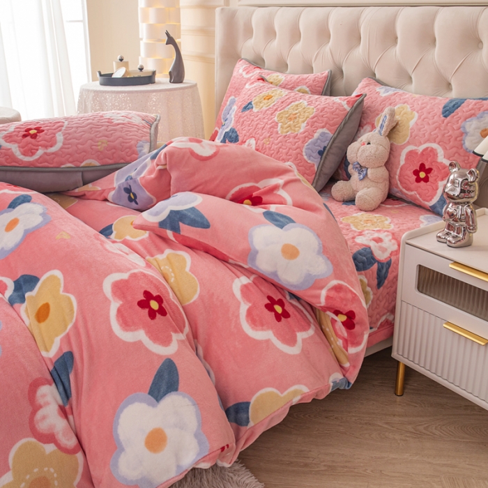 91家纺网 家纺一手货源 找家纺 梓依家纺 2023新款牛奶绒床盖款四件套 花海