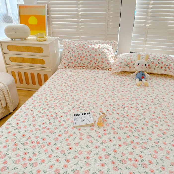 91家纺网 家纺一手货源 找家纺 岚吉 2023新款印花牛奶绒床盖三件套 粉色小碎花