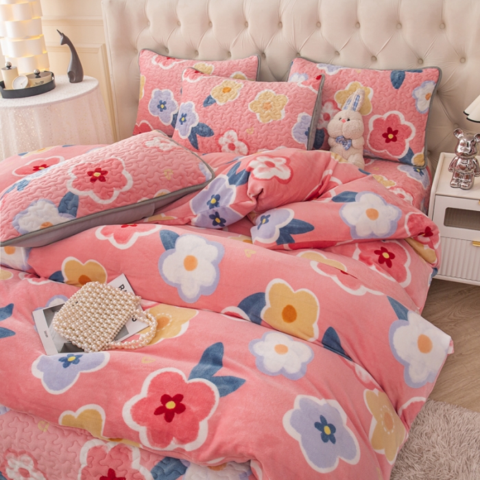 91家纺网 家纺一手货源 找家纺 梓依家纺 2023新款牛奶绒床盖款四件套 花海