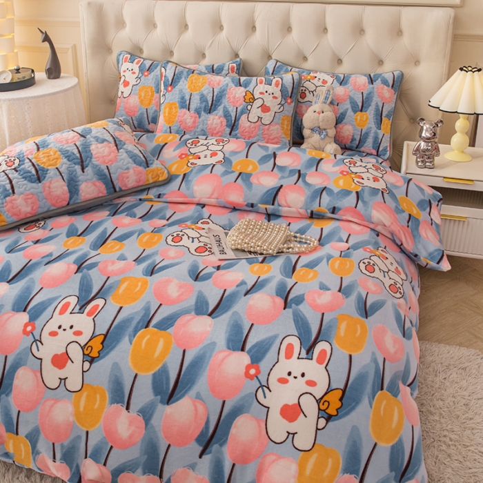 91家纺网 家纺一手货源 找家纺 梓依家纺 2023新款牛奶绒床盖款四件套 花小兔