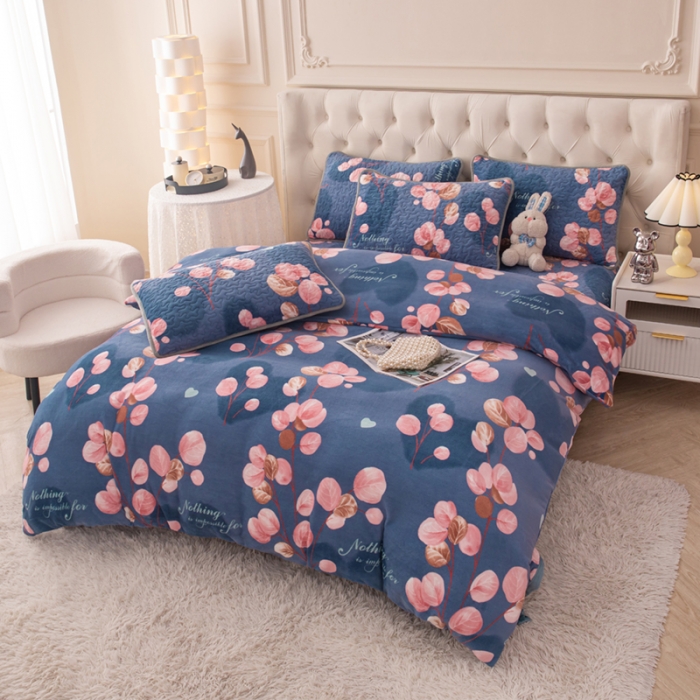 91家纺网 家纺一手货源 找家纺 梓依家纺 2023新款牛奶绒床盖款四件套 静待花开