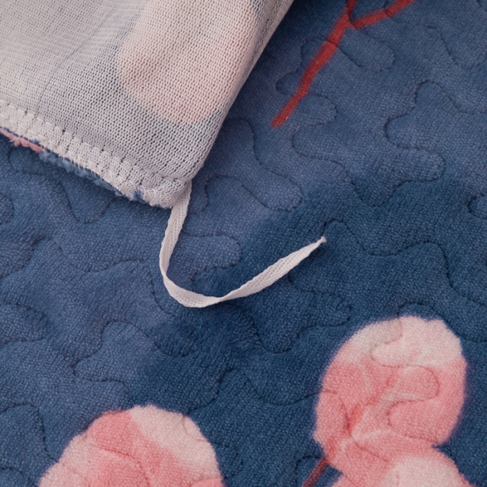 91家纺网 家纺一手货源 找家纺 梓依家纺 2023新款牛奶绒床盖款四件套 静待花开