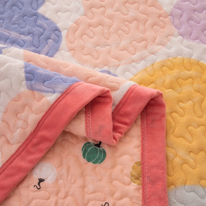 91家纺网 家纺一手货源 找家纺 梓依家纺 2023新款牛奶绒单床盖 爱心兔兔