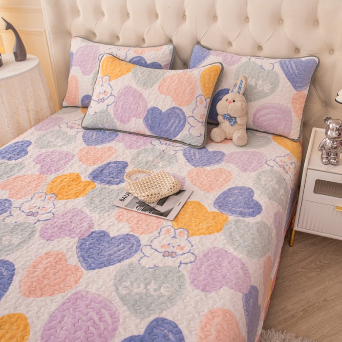 91家纺网 家纺一手货源 找家纺 梓依家纺 2023新款牛奶绒单床盖 爱心兔兔