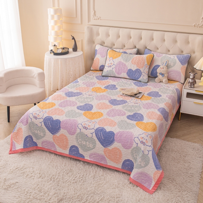 91家纺网 家纺一手货源 找家纺 梓依家纺 2023新款牛奶绒单床盖 爱心兔兔