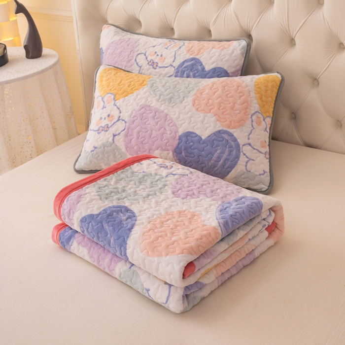 91家纺网 家纺一手货源 找家纺 梓依家纺 2023新款牛奶绒单床盖 爱心兔兔