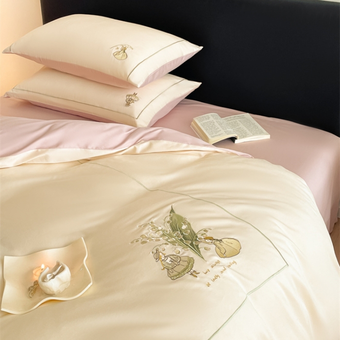 91家纺网 家纺一手货源 找家纺 秀色 100支全棉高支长绒棉四件套北欧ins风轻奢被套纯棉床上用品 铃兰花女孩-奶昔白茱萸粉