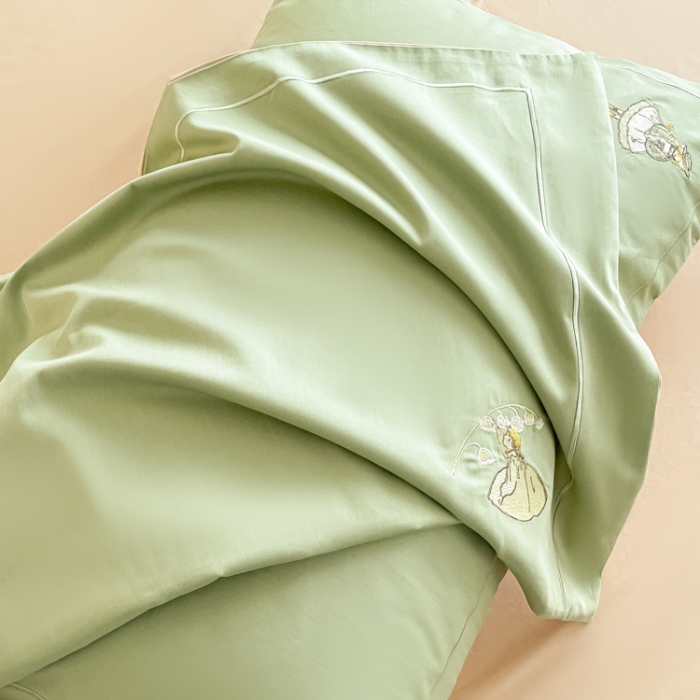 91家纺网 家纺一手货源 找家纺 秀色 100支全棉高支长绒棉四件套北欧ins风轻奢被套纯棉床上用品 铃兰花女孩-山栀茶香槟金