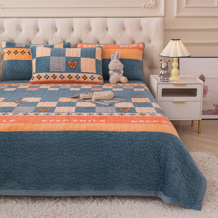 91家纺网 家纺一手货源 找家纺 梓依家纺 2023新款牛奶绒单床盖 绅士熊