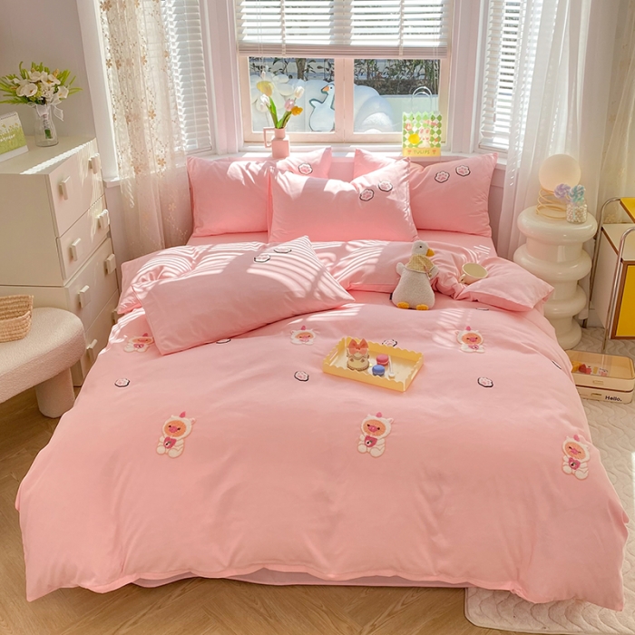 91家纺网 家纺一手货源 找家纺 欧冠 2023新款秋冬保暖专版水洗棉麻毛巾绣四件套 奶茶宝宝