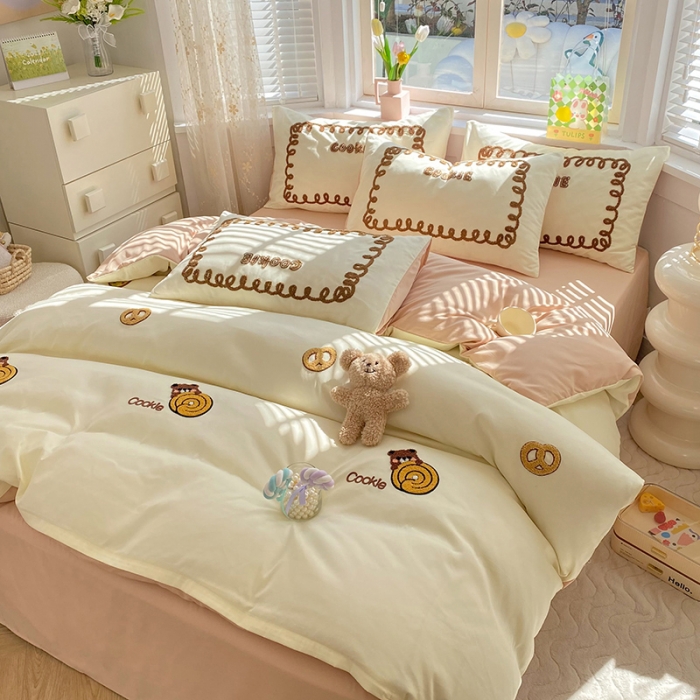 91家纺网 家纺一手货源 找家纺 欧冠 2023新款秋冬保暖专版水洗棉麻毛巾绣四件套 曲奇