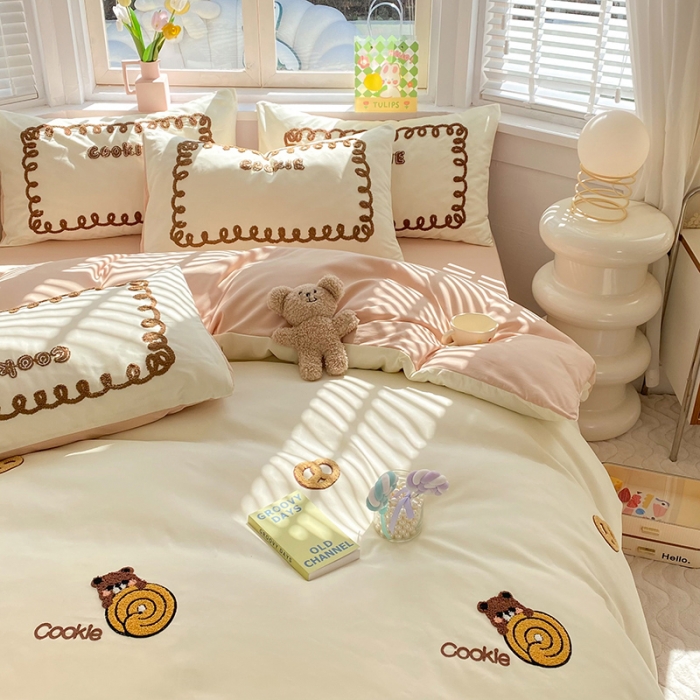 91家纺网 家纺一手货源 找家纺 欧冠 2023新款秋冬保暖专版水洗棉麻毛巾绣四件套 曲奇