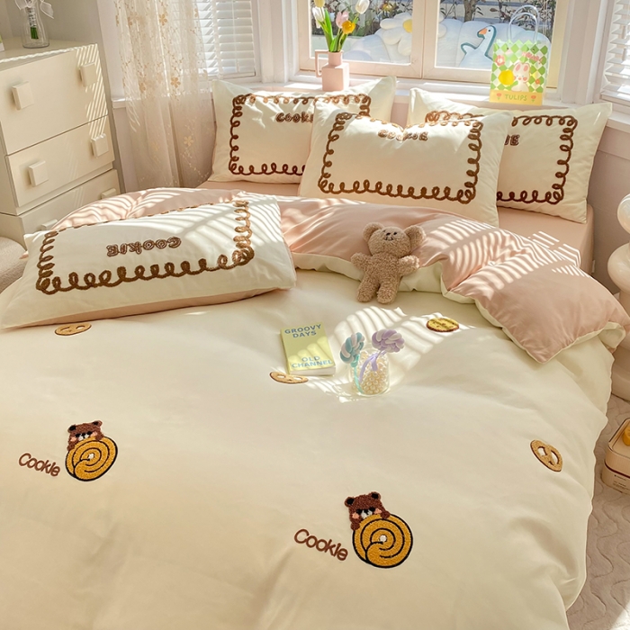 91家纺网 家纺一手货源 找家纺 欧冠 2023新款秋冬保暖专版水洗棉麻毛巾绣四件套 曲奇