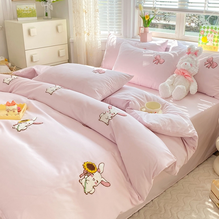 91家纺网 家纺一手货源 找家纺 欧冠 2023新款秋冬保暖专版水洗棉麻毛巾绣四件套 兔宝贝-粉