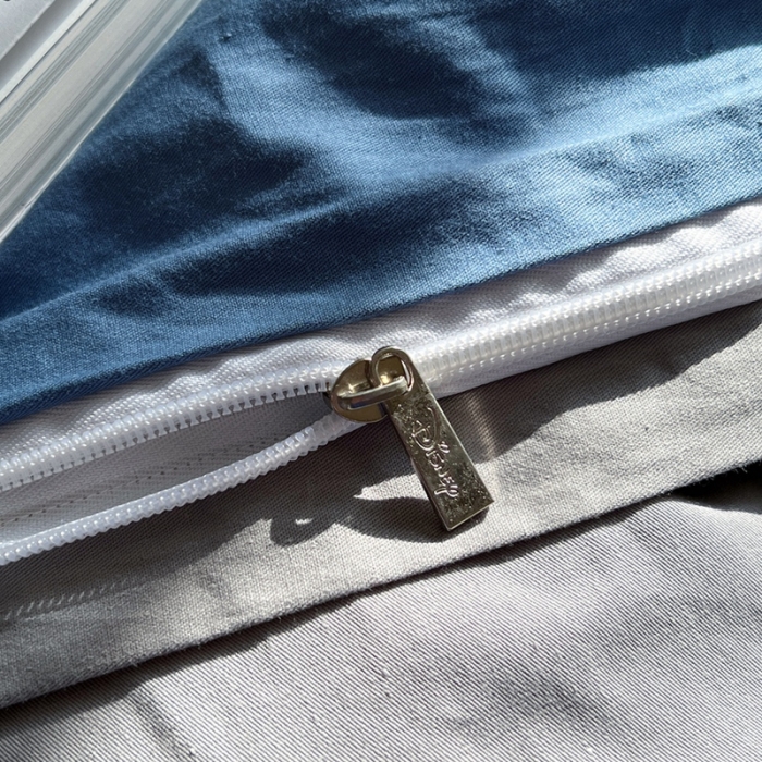 91家纺网 家纺一手货源 找家纺 百亿莱 2024新款全棉无印风水洗棉学生宿舍三件套四件套 格调蓝+摩卡灰