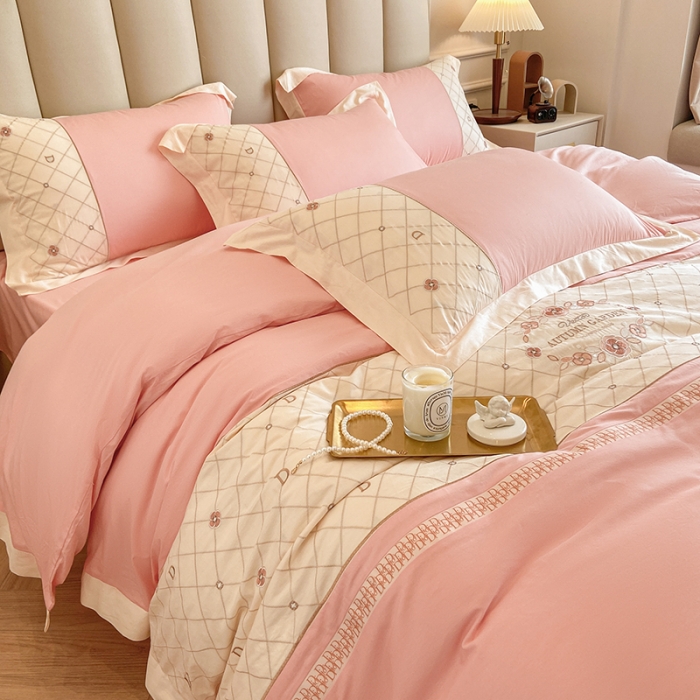 91家纺网 家纺一手货源 找家纺 欧冠 2023秋冬保暖60S全棉刺绣拼接菲曼系列四件套 菲曼-樱花粉