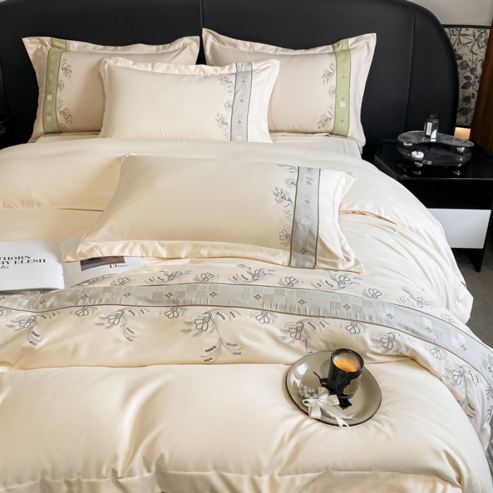 91家纺网 家纺一手货源 找家纺 欧冠 2023新款秋冬保暖锦绣棉简约绣花艾莎系列四件套 艾莎-米黄