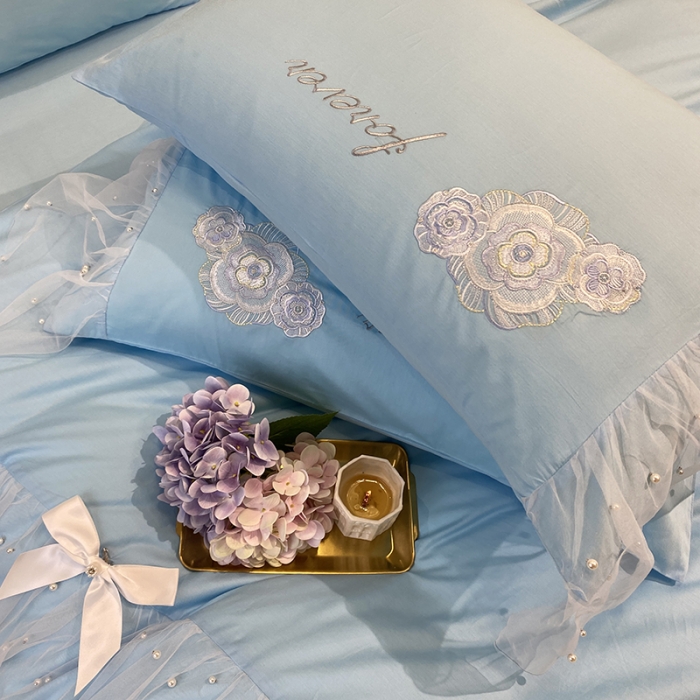 91家纺网 家纺一手货源 找家纺 欧冠 2023新款秋冬保暖60S全棉蕾丝刺绣丽丽贝尔系列四件套 马卡龙蓝