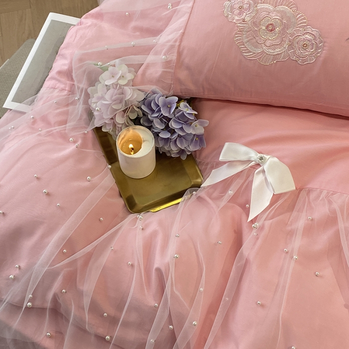 91家纺网 家纺一手货源 找家纺 欧冠 2023新款秋冬保暖60S全棉蕾丝刺绣丽丽贝尔系列四件套 玫瑰粉