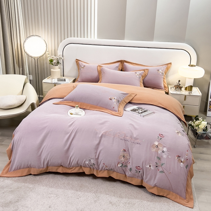 91家纺网 家纺一手货源 找家纺 欧冠 2023新款秋冬保暖云锦棉刺绣宽边盛夏光年系列四件套 盛夏光年-魅紫