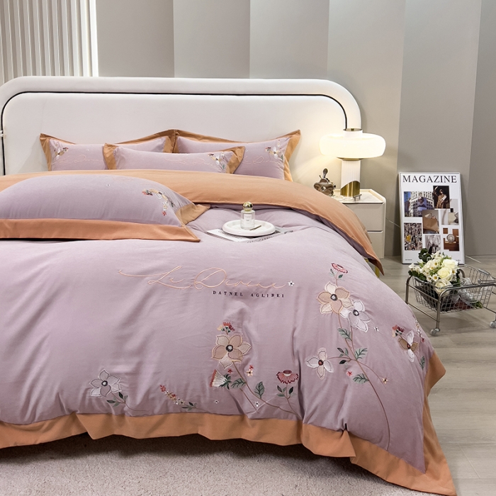 91家纺网 家纺一手货源 找家纺 欧冠 2023新款秋冬保暖云锦棉刺绣宽边盛夏光年系列四件套 盛夏光年-魅紫