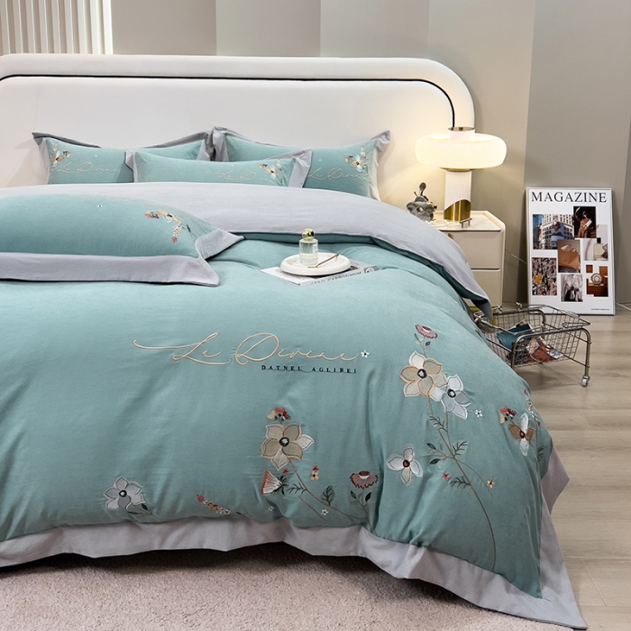 91家纺网 家纺一手货源 找家纺 欧冠 2023新款秋冬保暖云锦棉刺绣宽边盛夏光年系列四件套 盛夏光年-田园绿