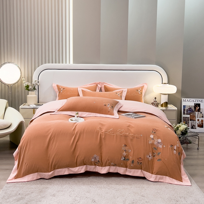 91家纺网 家纺一手货源 找家纺 欧冠 2023新款秋冬保暖云锦棉刺绣宽边盛夏光年系列四件套 盛夏光年-胭脂橙