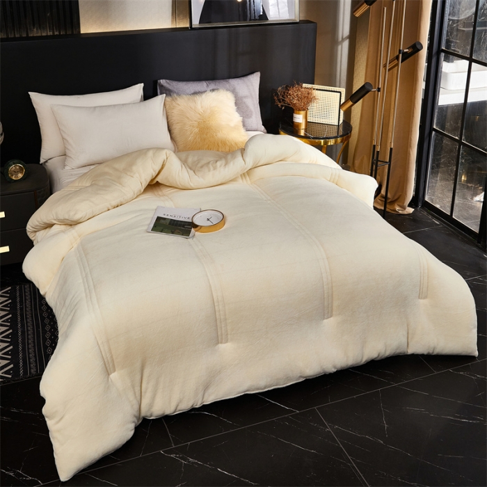 91家纺网 家纺一手货源 找家纺 钰博 2023新款双面牛奶绒大豆养 颜被 奶酪白