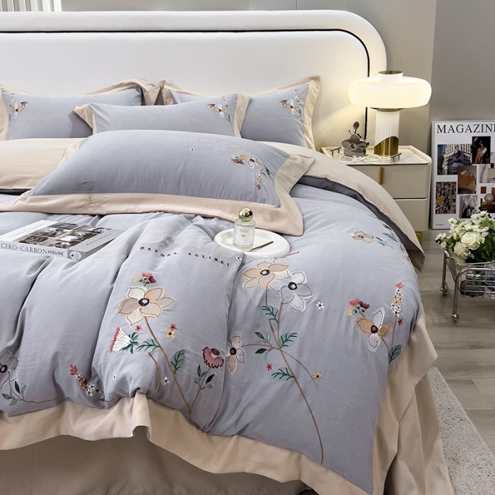 91家纺网 家纺一手货源 找家纺 欧冠 2023新款秋冬保暖云锦棉刺绣宽边盛夏光年系列四件套 盛夏光年-银灰