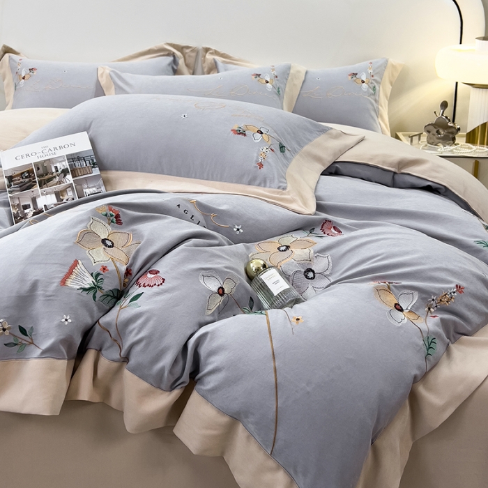 91家纺网 家纺一手货源 找家纺 欧冠 2023新款秋冬保暖云锦棉刺绣宽边盛夏光年系列四件套 盛夏光年-银灰