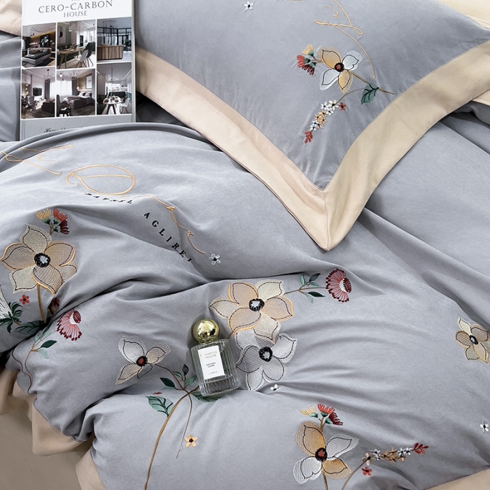 91家纺网 家纺一手货源 找家纺 欧冠 2023新款秋冬保暖云锦棉刺绣宽边盛夏光年系列四件套 盛夏光年-银灰