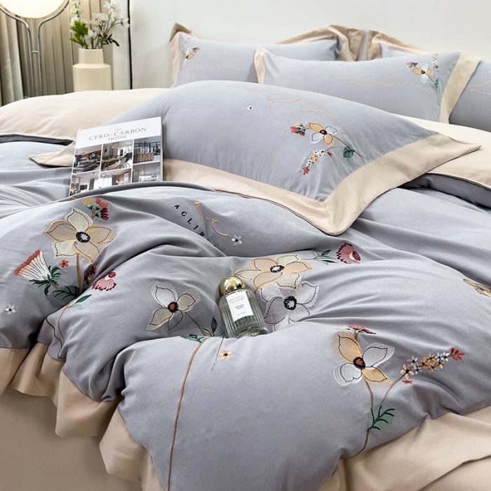 91家纺网 家纺一手货源 找家纺 欧冠 2023新款秋冬保暖云锦棉刺绣宽边盛夏光年系列四件套 盛夏光年-银灰