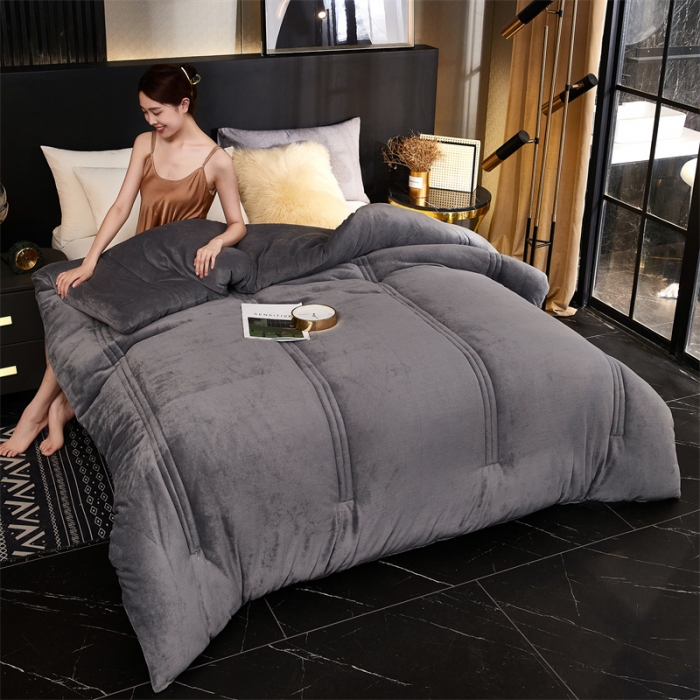 91家纺网 家纺一手货源 找家纺 钰博 2023新款双面牛奶绒大豆养 颜被 深灰色