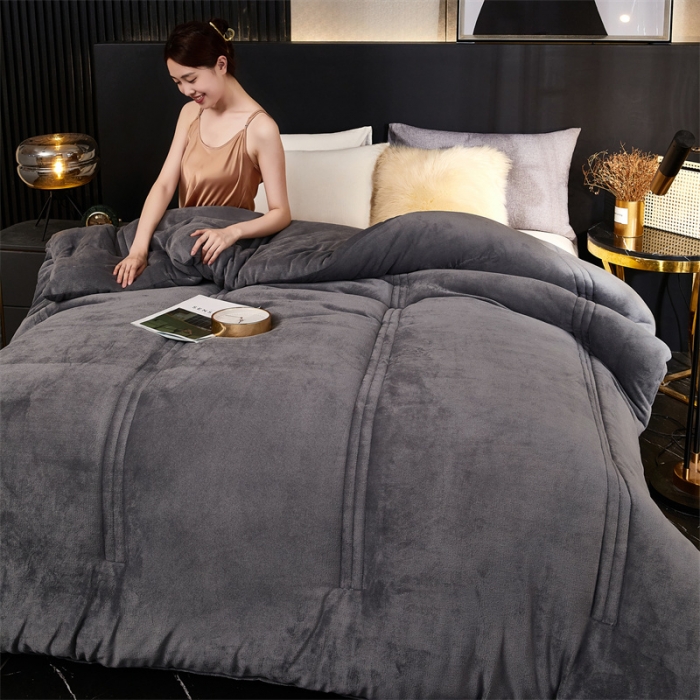 91家纺网 家纺一手货源 找家纺 钰博 2023新款双面牛奶绒大豆养 颜被 深灰色