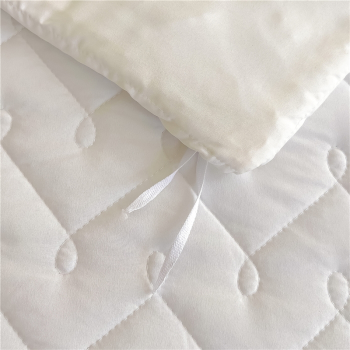 91家纺网 家纺一手货源 找家纺 十个点 2024新款水洗棉磨毛夹棉纤缝床裙套件星辰系列-四件套 珠光白