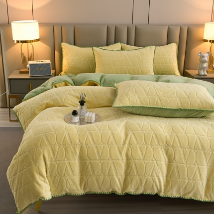 91家纺网 家纺一手货源 找家纺 （总） A类 2023新款雕花绒被套牛奶绒四件套230g克贝壳边