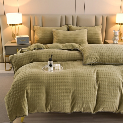 91家纺网 家纺一手货源 找家纺 （总） A类 2023新款雕花绒被套牛奶绒四件套230g克贝壳边