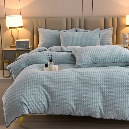 91家纺网 家纺一手货源 找家纺 （总） A类 2023新款雕花绒被套牛奶绒四件套230g克贝壳边