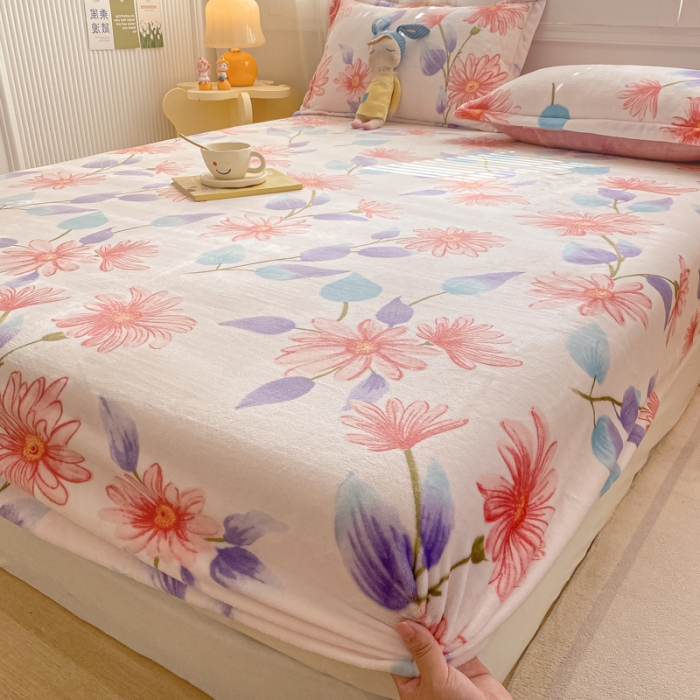 91家纺网 家纺一手货源 找家纺 欧邦 新款印花牛奶绒单品床笠 荷花待放