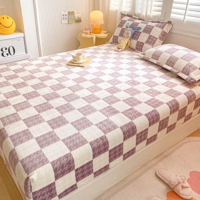 91家纺网 家纺一手货源 找家纺 欧邦 新款印花牛奶绒单品床笠 千鸟格粉