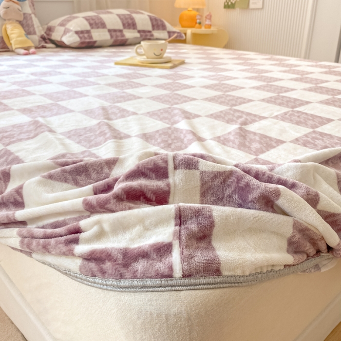 91家纺网 家纺一手货源 找家纺 欧邦 新款印花牛奶绒单品床笠 千鸟格粉