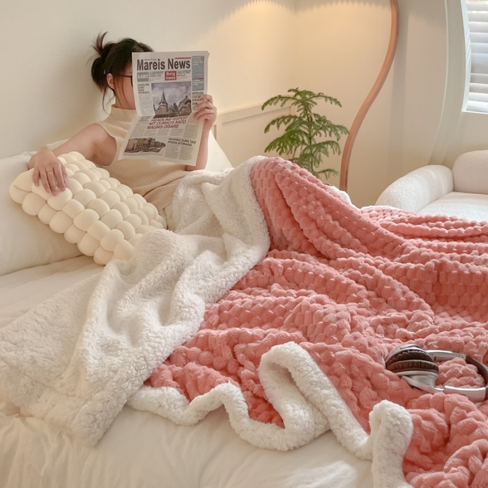 91家纺网 家纺一手货源 找家纺 欧邦 新款A类金龟绒提花豆豆绒毯子羊羔绒双层毛毯 丁香粉