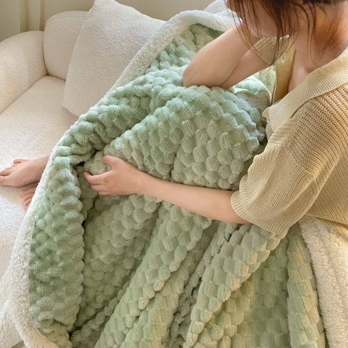91家纺网 家纺一手货源 找家纺 欧邦 新款A类金龟绒提花豆豆绒毯子羊羔绒双层毛毯 豆绿