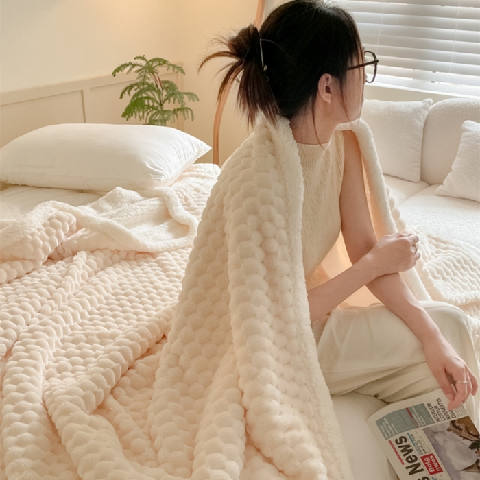 91家纺网 家纺一手货源 找家纺 欧邦 新款A类金龟绒提花豆豆绒毯子羊羔绒双层毛毯 星光白