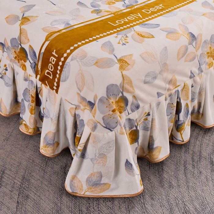 91家纺网 家纺一手货源 找家纺 盈超2023新款A类高克重印花牛奶绒金貂绒床裙款保暖绒四件套 美好时光