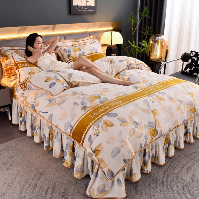 91家纺网 家纺一手货源 找家纺 盈超2023新款A类高克重印花牛奶绒金貂绒床裙款保暖绒四件套 美好时光