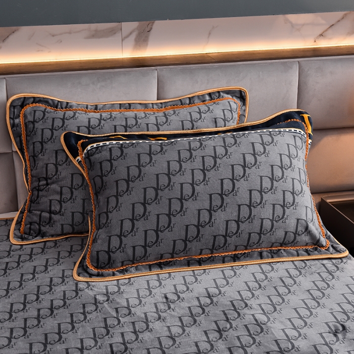 91家纺网 家纺一手货源 找家纺 盈超新款A类高克重印花牛奶绒金貂绒床裙款保暖绒四件套 DEAR风情