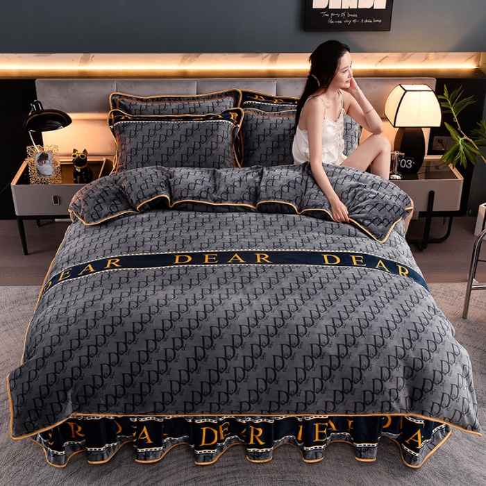 91家纺网 家纺一手货源 找家纺 盈超新款A类高克重印花牛奶绒金貂绒床裙款保暖绒四件套 DEAR风情