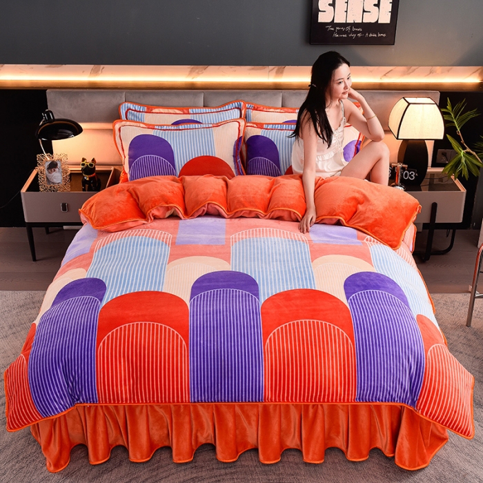 91家纺网 家纺一手货源 找家纺 盈超2023新款A类高克重印花牛奶绒金貂绒床裙款保暖绒四件套 橙色门庭