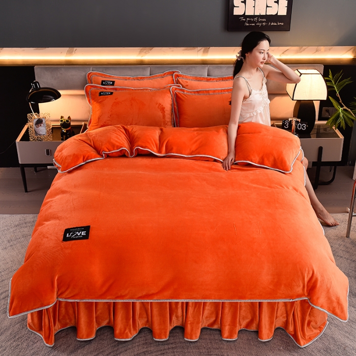 91家纺网 家纺一手货源 找家纺 盈超2023新款A类高克重印花牛奶绒金貂绒床裙款保暖绒四件套 桔色爱恋